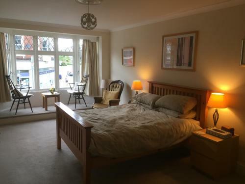 Modern 2 Bed Apartment In Central Exmouth