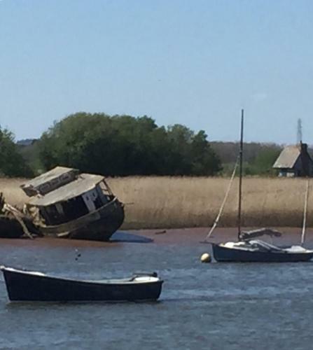 Modern 2 Bed Apartment In Central Exmouth