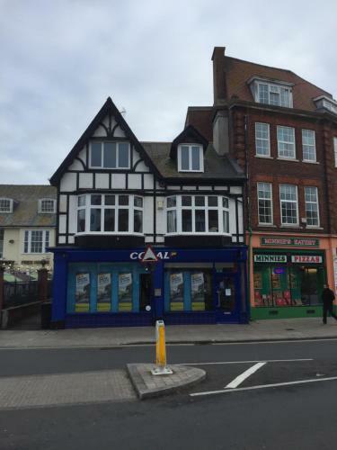 Modern 2 Bed Apartment In Central Exmouth