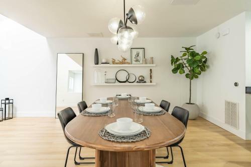 Apartamento New! Spacious Modern Townhome In The City!