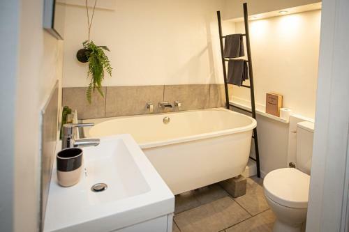 Beautiful Converted One Bedroom Apartment