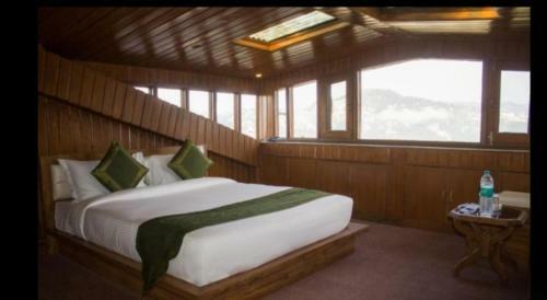 Bed & Breakfast Hotel Shimla Palace , Lower Chakar