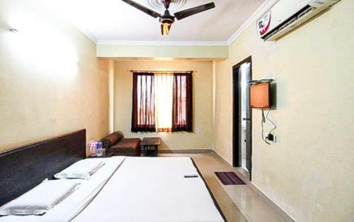 Hotel Delux Plaza By Wb Inn