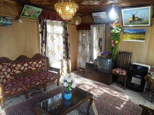 Bed & Breakfast H B New Retreet