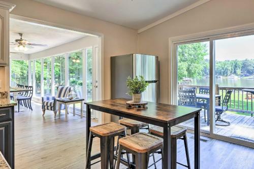 Lakefront Eatonton Escape With Bonus Guesthouse