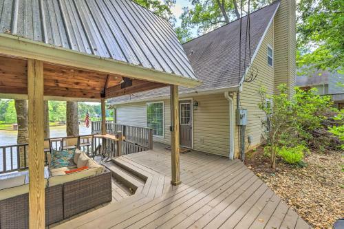 Lakefront Home With Entertainment Space And Dock!