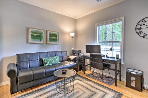 Lush Decatur Escape With Hot Tub And Fire Pit!