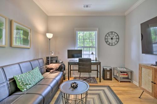 Lush Decatur Escape With Hot Tub And Fire Pit!