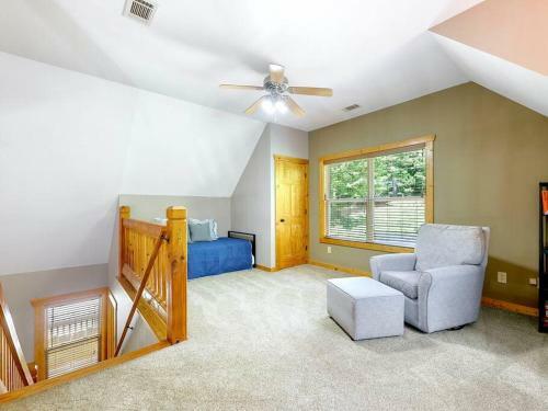 Deer Ridge! - Loft & Fire Pit - Pet Friendly