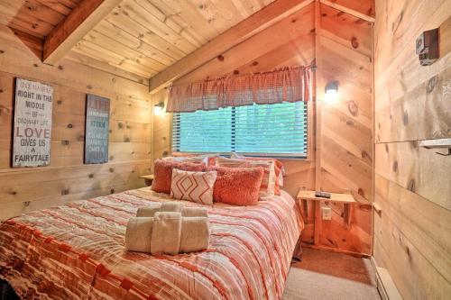 Tranquil Nw Georgia Cabin With Private Hot Tub