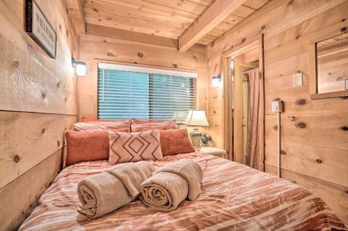 Tranquil Nw Georgia Cabin With Private Hot Tub
