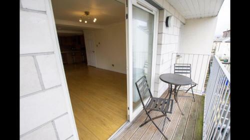 Beautiful 3 Bed Apartment With Sea Views
