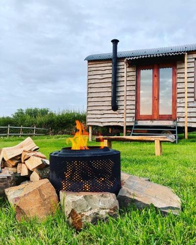 Shepherds Hut In A Private Meadow With Sea Views