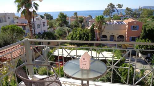 Leonidas 's Apartment With Sea View