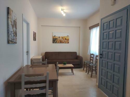 Androshouses - Agios Petros Beach Apartments