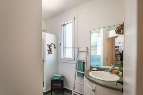 H241 Independent With Terrace Overlooking The Sea