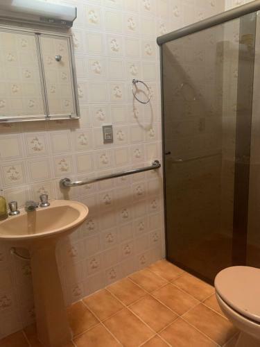 Apartamento Na Rua Principal