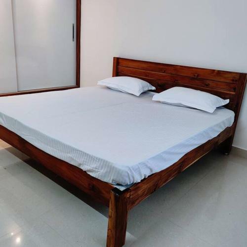 Lovely 2 Bhk Apartment With Free Parking Space