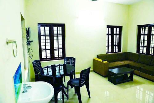 Bed & Breakfast Shibi's Tea Garden Heritage