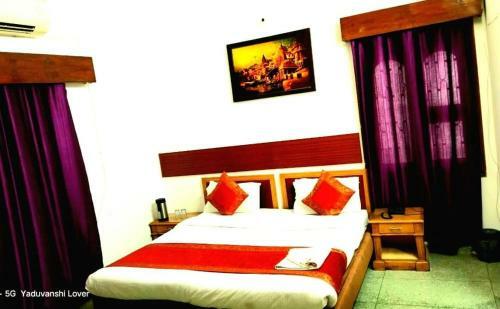 Shri Kunj Hotel And Home Stay
