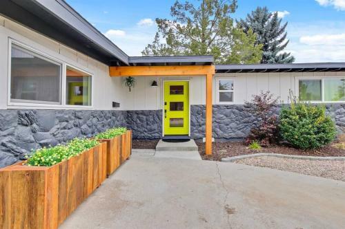 Professionally Designed Central Boise 4 Bedroom Custom Home