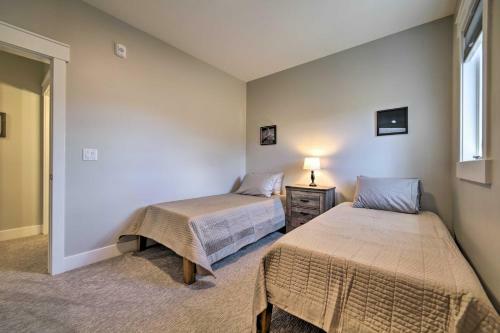 Modern Swan Valley Townhome With Walking Trails