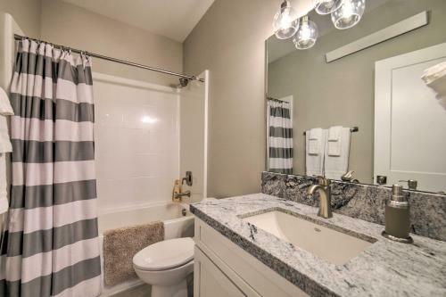 Modern Swan Valley Townhome With Walking Trails