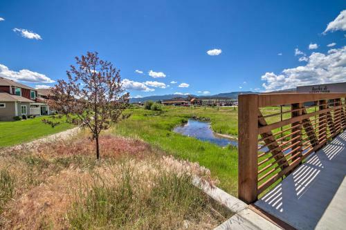 Modern Swan Valley Townhome With Walking Trails