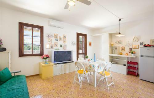Beautiful Apartment In Cassano Allo Jonio With