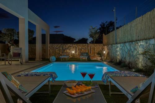 Villa Shamsi - Pool And Beach At 70mt