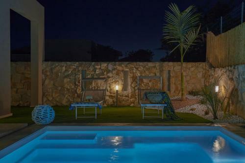 Villa Shamsi - Pool And Beach At 70mt