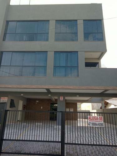 Encantador Apartamento Com Churrasqueira Em Bombinhas