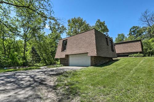 Serene Joliet Home With Grill, 3 Mi To Speedway