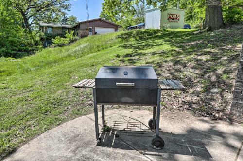 Serene Joliet Home With Grill, 3 Mi To Speedway