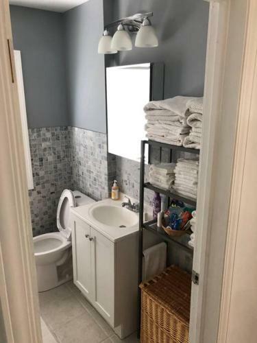 Updated 4-bedroom Craftsman Home Close To Nd!