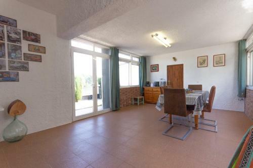 Casa Familiar Con Amplio Jard�n Av 3 Calas