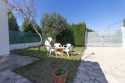 Casa Familiar Con Amplio Jard�n Av 3 Calas