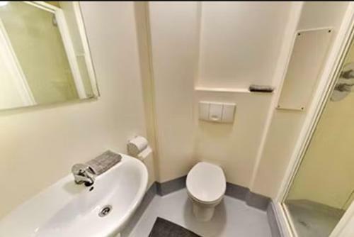 Albergue Vibrant Rooms For Students Only, Bath - Sk