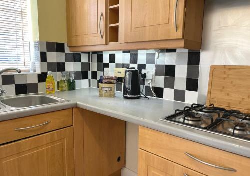 Ashford Holiday Home Sleeps 6