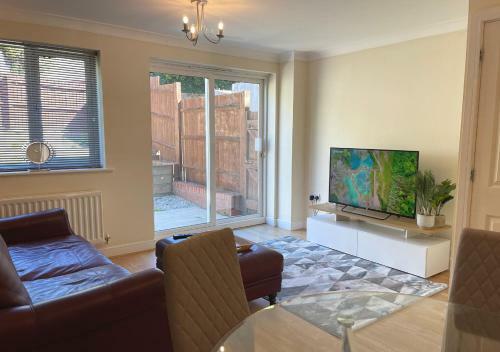 Ashford Holiday Home Sleeps 6
