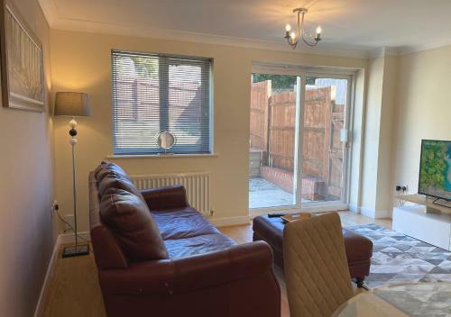 Ashford Holiday Home Sleeps 6