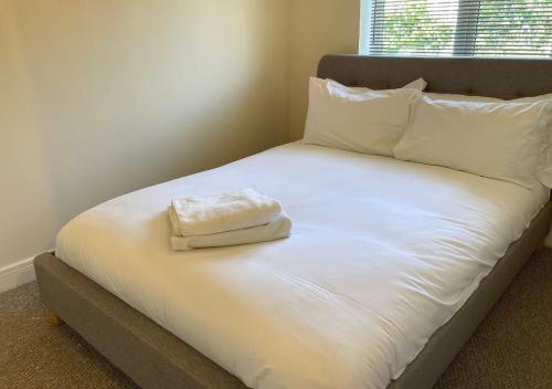 Ashford Holiday Home Sleeps 6