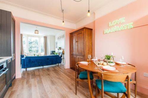 Queen Palm Apartment - Margate - 3 Mins Walk To Beach