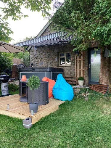 The Cottage And The Loft