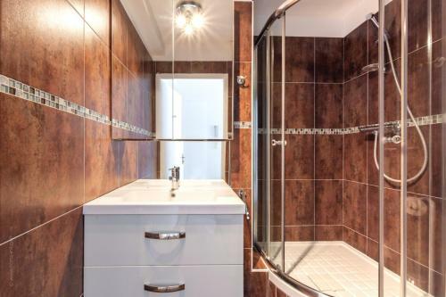Apartamento Plaza Fontaine Rouge 03