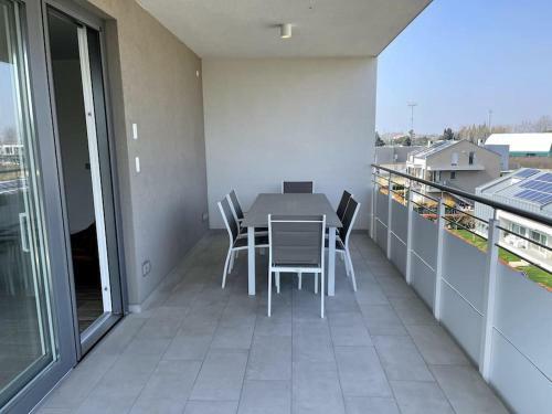 Apartamento Attico Con Terrazzo E Parcheggio Privato