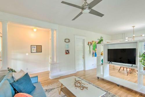 Idyllic Abode With Porch About 2 Mi To Downtown!