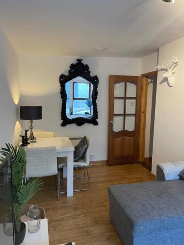 Apartamento Cosy Cottage In Kveldrso Gardens