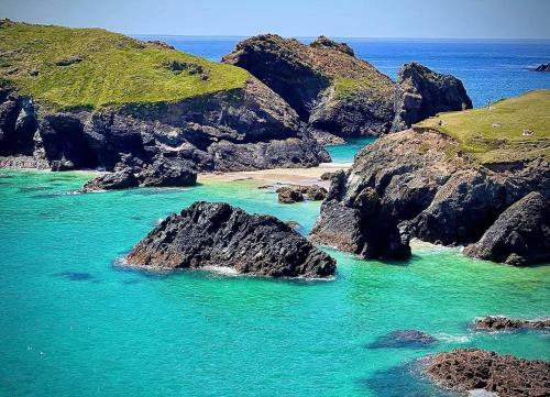 Lovely Holiday Home Nr Kynance Cove