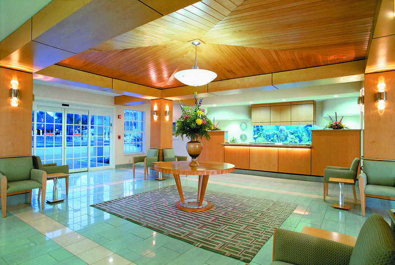 Hotel Sandcastle Resort At Lido Beach